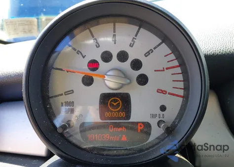 2013 Mini Hardtop Cooper z USA, uszkodzony, nr VIN WMWSU3C56DT687816